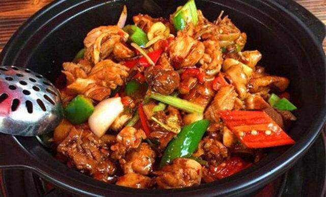 鸡公煲是哪里的特色？非重庆土著，却火遍全国_搜狐网